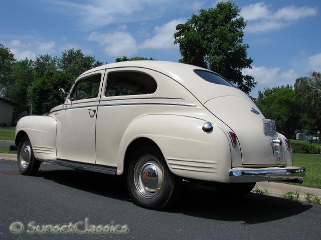 1941-plymouth-special-deluxe-350.jpg