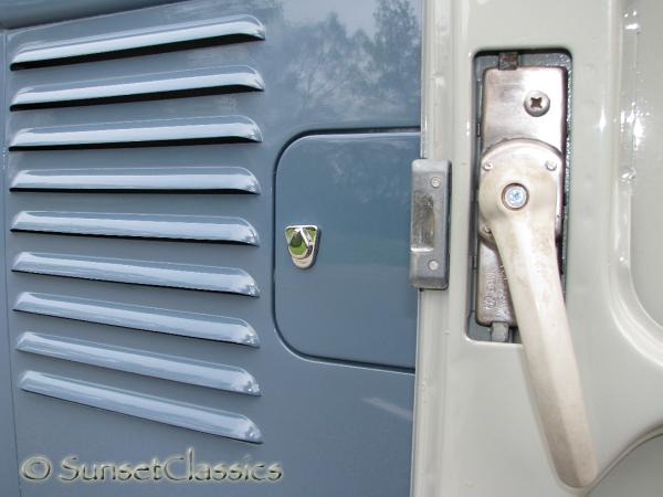 1959-vw-double-door-van-363.jpg