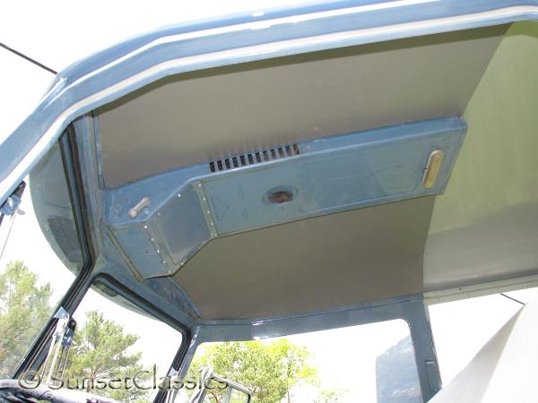 1959-vw-double-door-van-576.jpg