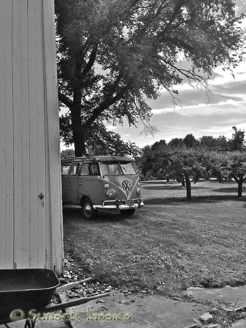 1963-vw-23-window-bus-06.jpg