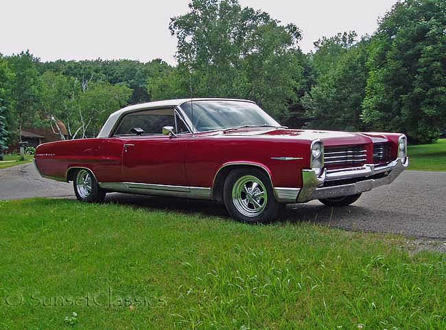 1964 Pontiac Bonneville The front end is very tight