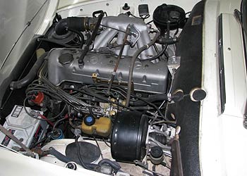 Mercedes Benz 230SL Engine