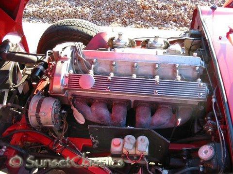 1969-jaguar-xke-engine-left.jpg