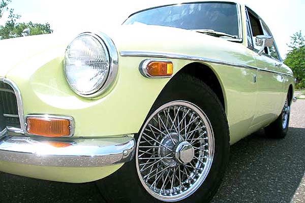 This is an auction for a beautiful and classic 1970 MGB GT