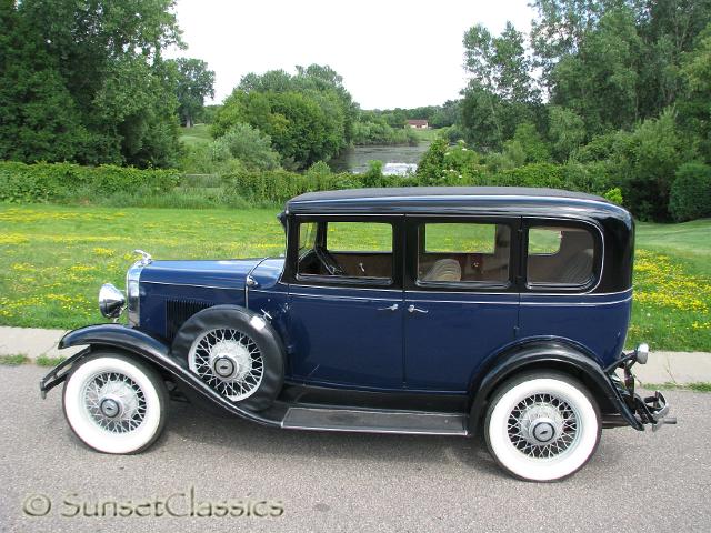 1931-chevrolet-sedan-deluxe-005.jpg
