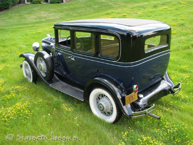 1931-chevrolet-sedan-deluxe-798.jpg