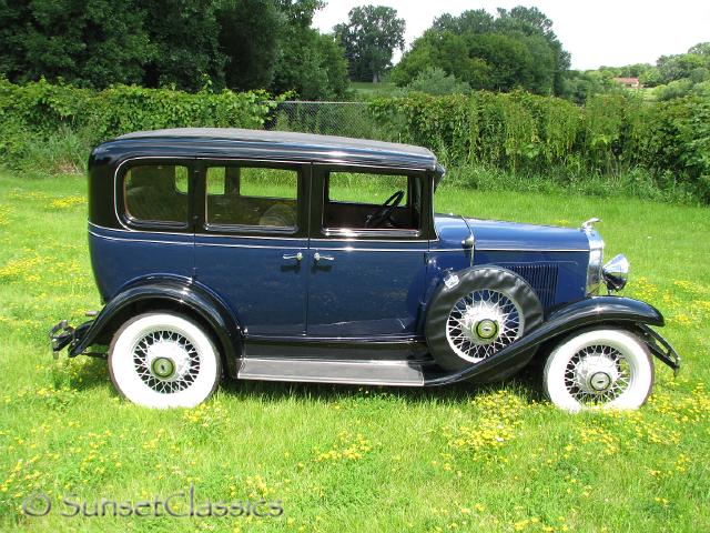 1931-chevrolet-sedan-deluxe-804.jpg