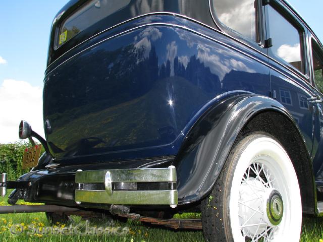 1931-chevrolet-sedan-deluxe-820.jpg