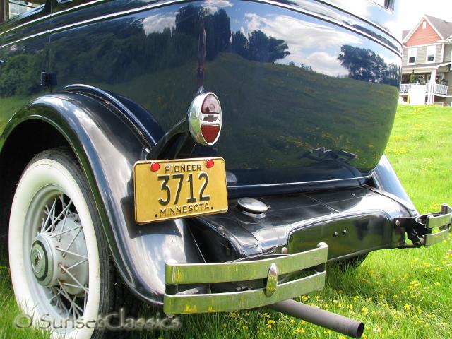 1931-chevrolet-sedan-deluxe-825.jpg