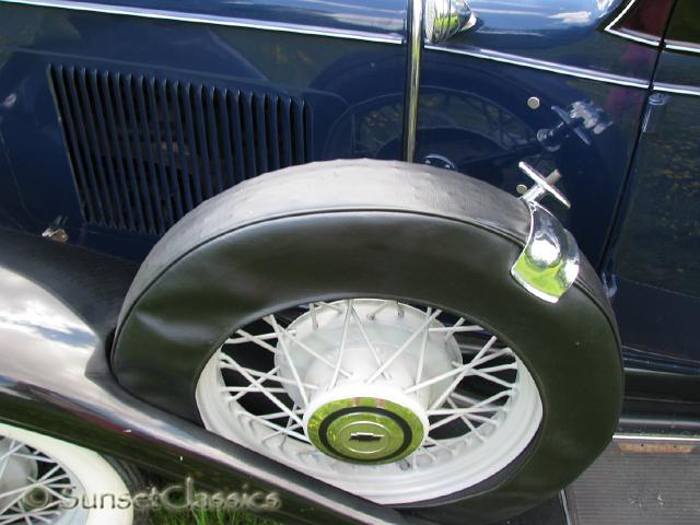 1931-chevrolet-sedan-deluxe-831.jpg