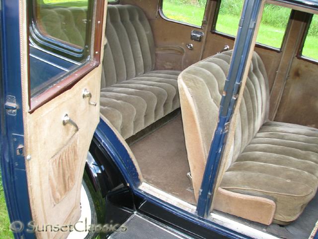 1931-chevrolet-sedan-deluxe-861.jpg