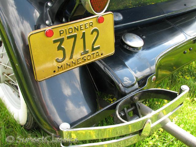 1931-chevrolet-sedan-deluxe-937.jpg