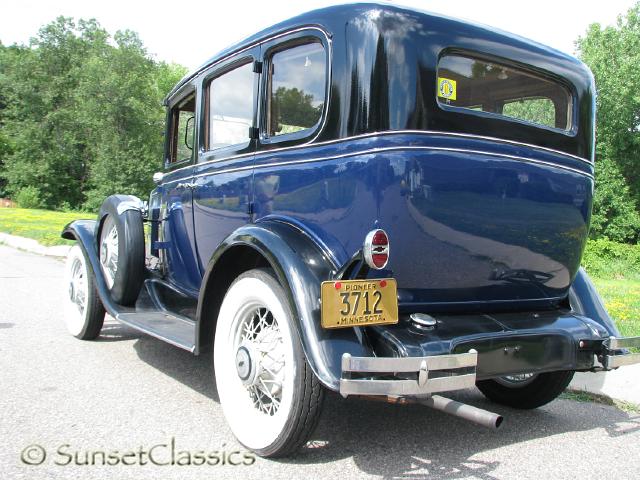 1931-chevrolet-sedan-deluxe-974.jpg