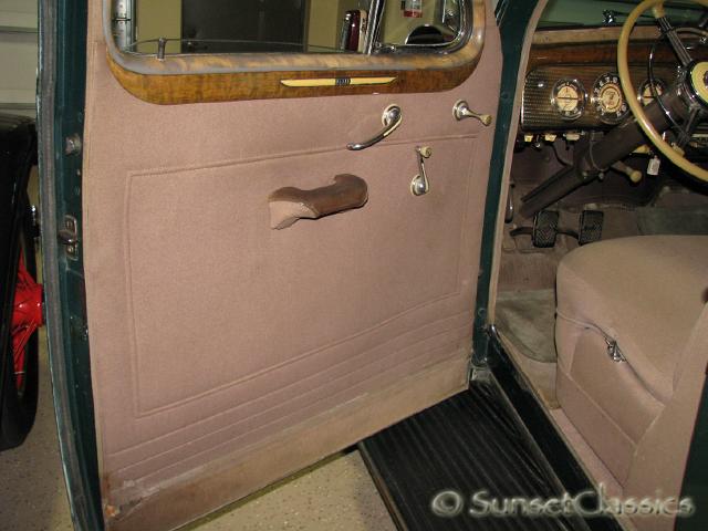 1940-buick-limited-91-sedan-567.JPG