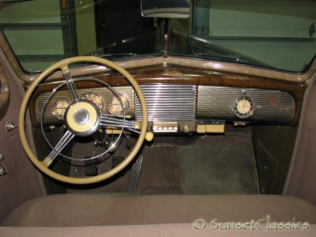 1940-buick-limited-91-sedan-570.JPG