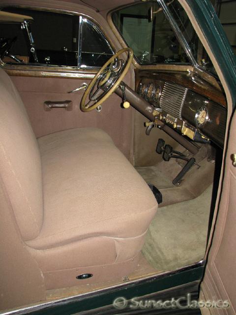 1940-buick-limited-91-sedan-590.JPG