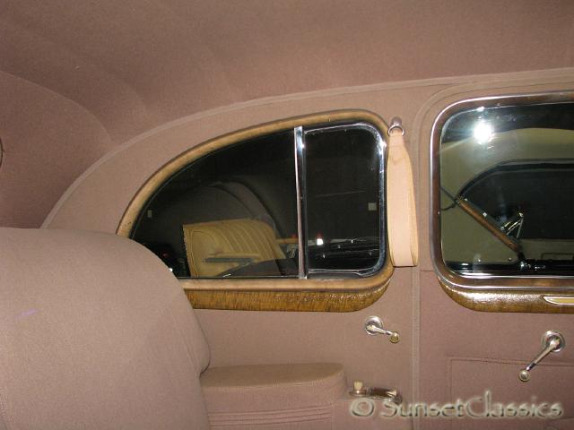 1940-buick-limited-91-sedan-604.JPG