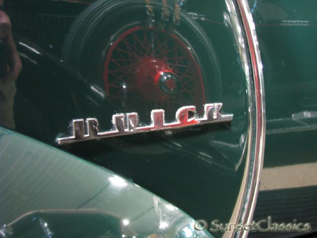 1940-buick-limited-91-sedan-619.JPG