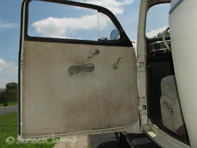 1941-plymouth-special-deluxe-240.jpg