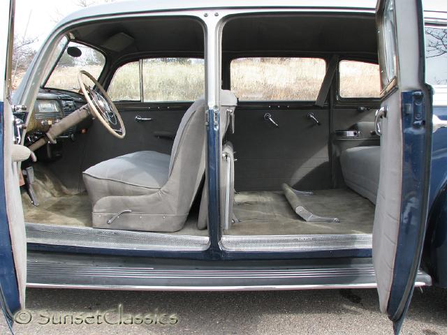 1942-packard-160-305.jpg