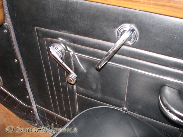 1949-packard-limo-732.jpg