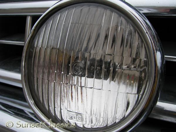 1949-packard-limo-835.jpg
