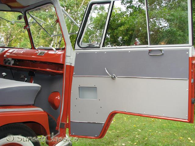 1957-23-window-bus-356.jpg