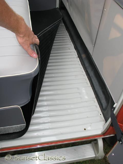 1957-23-window-bus-403.jpg
