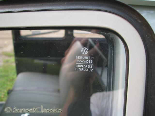 1957-23-window-bus-550.jpg