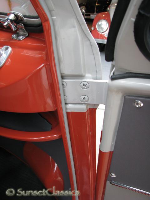 1957-23-window-bus-565.jpg
