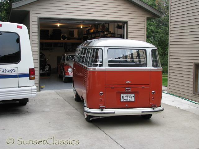 1957-23-window-bus-572.jpg