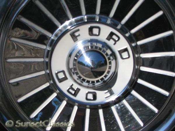 1957-ford-fairlane-385.jpg