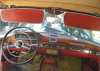 1959 Mercedes 220 Dash