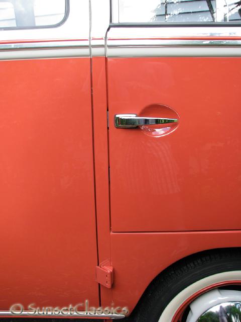 1961-23-window-bus-131.jpg