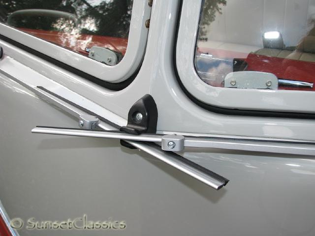 1961-23-window-bus-140.jpg