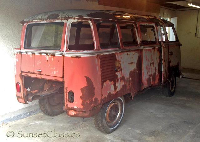 1962-23-window-bus-rear.jpg