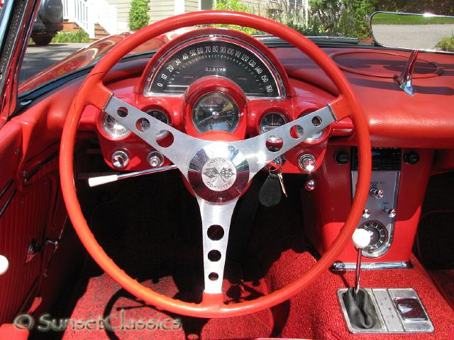 1962-corvette-convertible-574.jpg