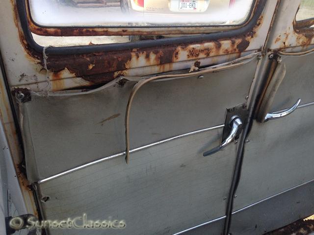1963-vw-23-window-bus-017.jpg