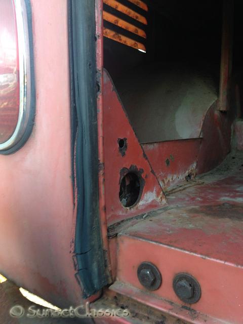 1963-vw-23-window-bus-056.jpg