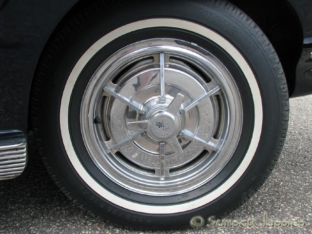 1963-corvette-hub-cap-340hp.JPG