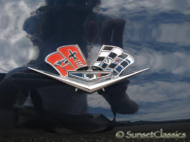 1963-corvette-stingray-badge.JPG