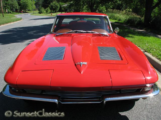 1963-corvette-stingray-096.jpg