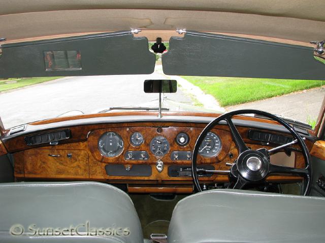 1965-rolls-royce-silver-cloud-131.jpg