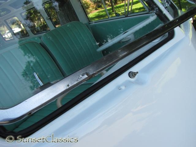 1965-volkswagen-bus-080.jpg