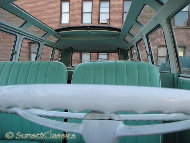 1965-volkswagen-bus-415.jpg