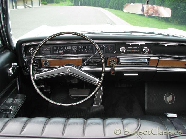 1966-buick-electra-225-convertible-dash.jpg