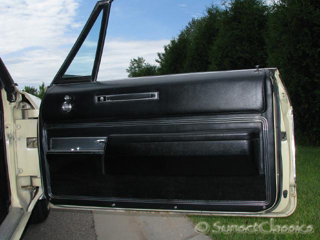 1966-buick-electra-225-convertible-door-panel.jpg