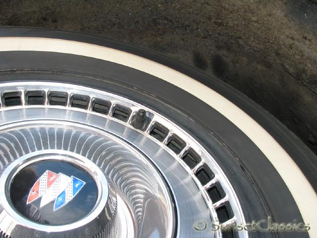 1966-buick-electra-225-convertible-hub-cap.jpg