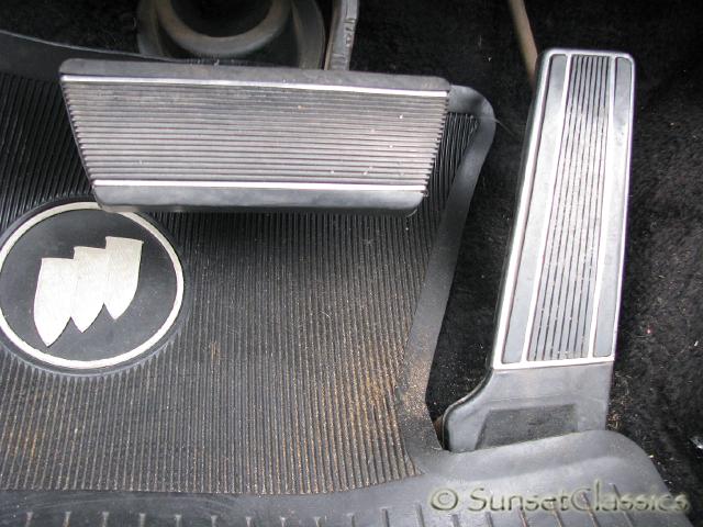 1966-buick-electra-225-convertible-pedals.jpg