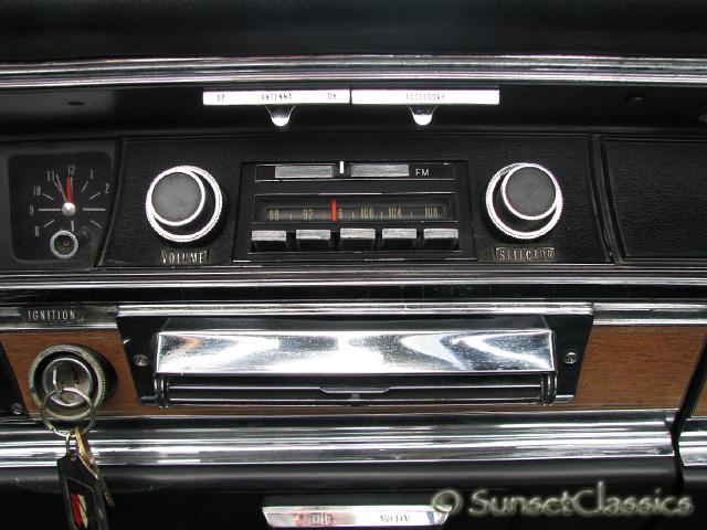 1966-buick-electra-225-convertible-radio.jpg